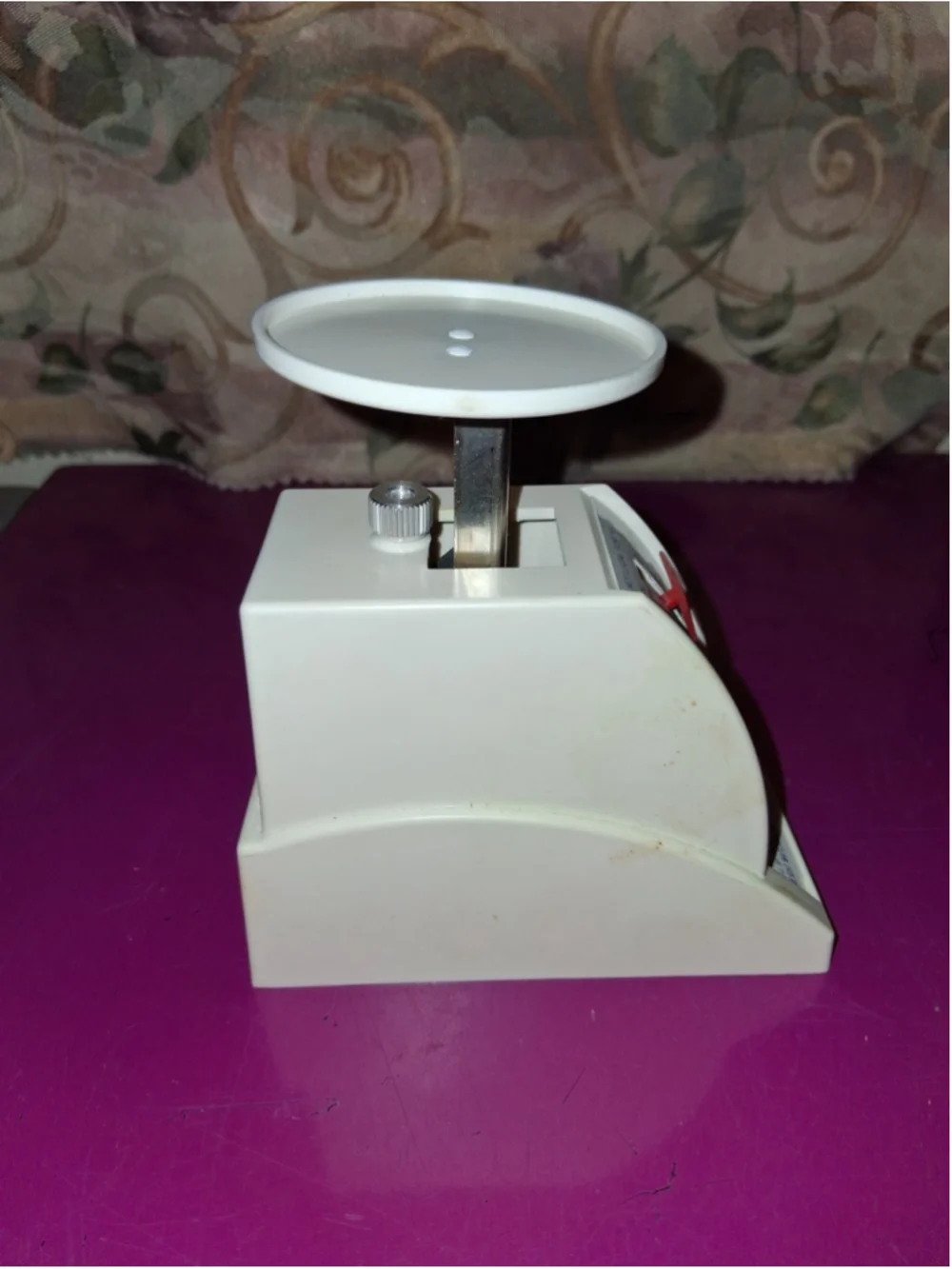 Vintage 1980 Weight Watchers Mechanical Kitchen Scale White Plastic Metal